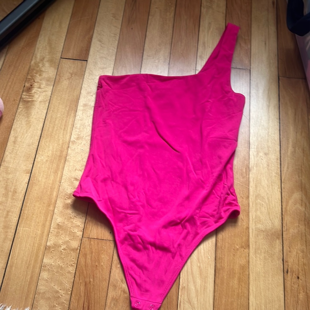 Aritzia Babaton one shoulder bodysuit
